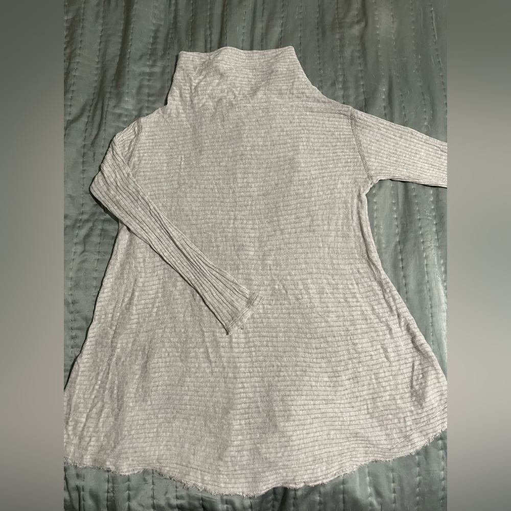 We The Free Stylish Gray Knit funnel Neck Top Small